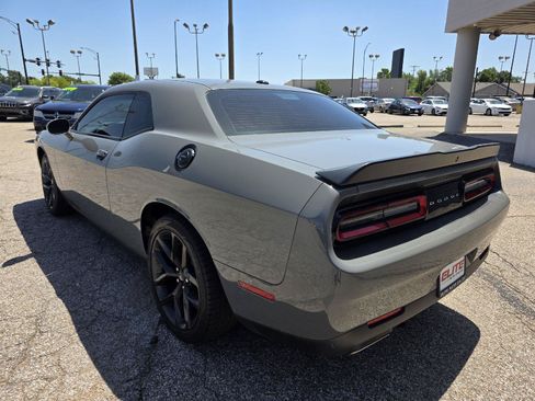 Used 2019 Dodge Challenger SXT w/ Blacktop Package RWD image 7