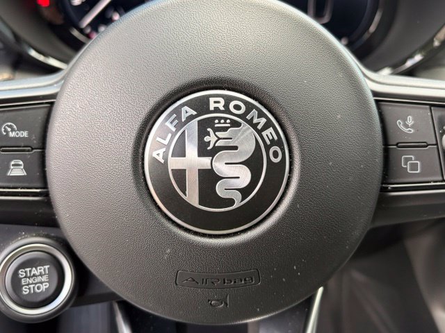 Used 2025 Alfa Romeo Tonale w/ Premium Package AWD/4WD image 23