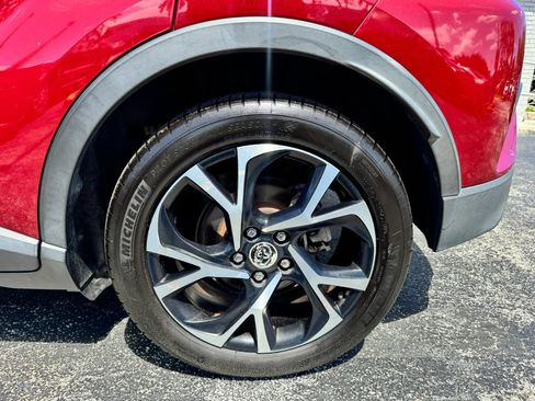 Used 2018 Toyota C-HR XLE FWD image 13