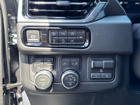 New 2026 GMC Yukon XL Denali w/ Denali Reserve Package AWD/4WD image 33