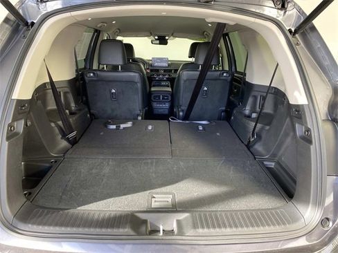 Used 2025 Honda Pilot EX-L image 8