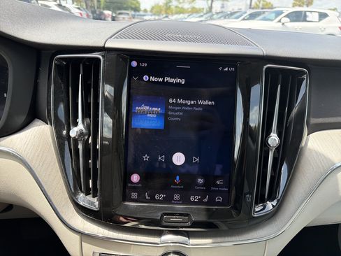 Certified 2023 Volvo XC60 B5 Plus AWD/4WD image 23