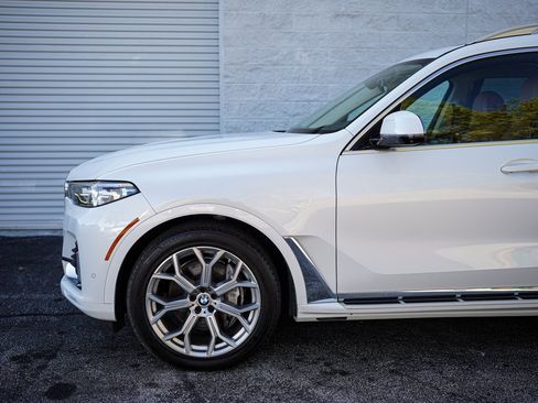 Used 2022 BMW X7 xDrive40i w/ Premium Package image 10