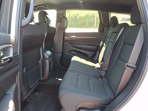 Used 2021 Jeep Grand Cherokee Freedom Edition AWD/4WD image 10