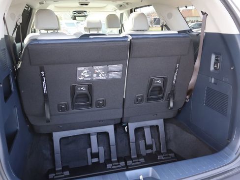 New 2026 Kia Carnival SX image 9