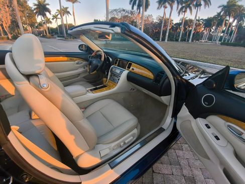 Used 2004 Lexus SC 430 Convertible RWD image 25