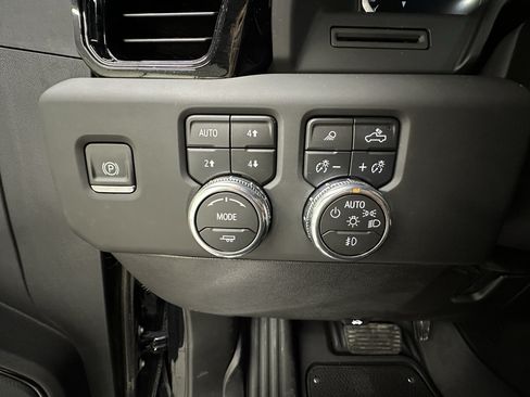 Used 2025 GMC Sierra 2500 AT4 AWD/4WD image 27