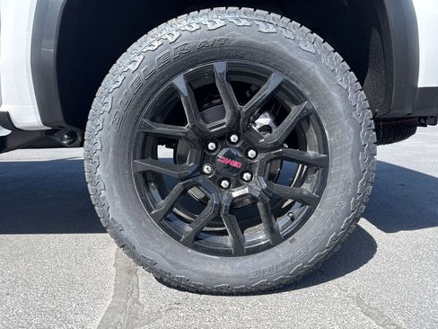 New 2026 GMC Canyon AT4 AWD/4WD image 32