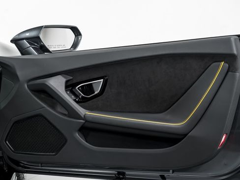 Used 2023 Lamborghini Huracan EVO RWD image 39