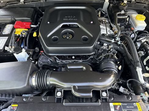 Used 2023 Jeep Wrangler Rubicon AWD/4WD image 12