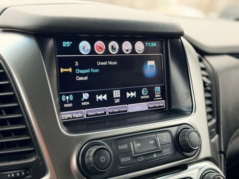 Used 2016 Chevrolet Suburban LT image 14