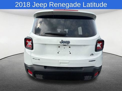 Used 2018 Jeep Renegade Latitude AWD/4WD image 6