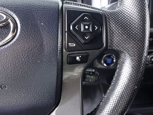 Used 2016 Toyota Tacoma SR AWD/4WD image 13