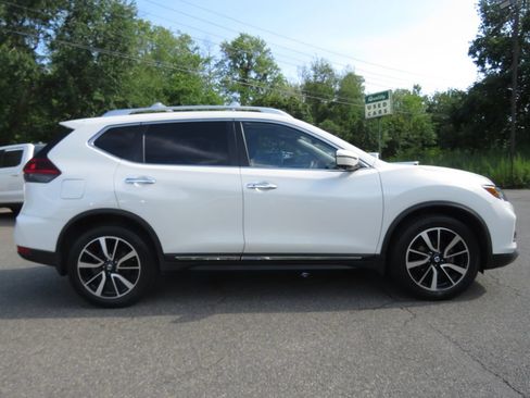 Used 2018 Nissan Rogue SL w/ Premium Package AWD/4WD image 4
