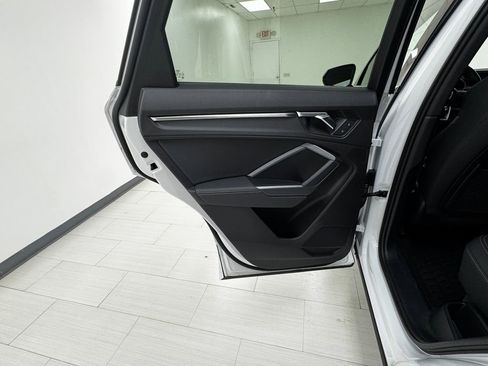Used 2020 Audi Q3 2.0T Premium Plus w/ Premium Plus Package image 11
