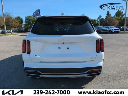 Certified 2023 Kia Sorento SX Prestige w/ Panoramic Sunroof Package image 6