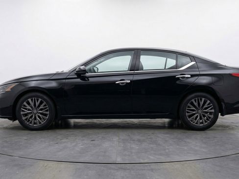 Used 2025 Nissan Altima 2.5 SV image 5
