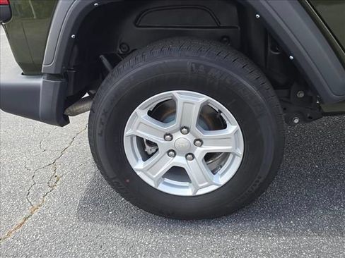 Used 2022 Jeep Wrangler Unlimited Sport AWD/4WD image 34