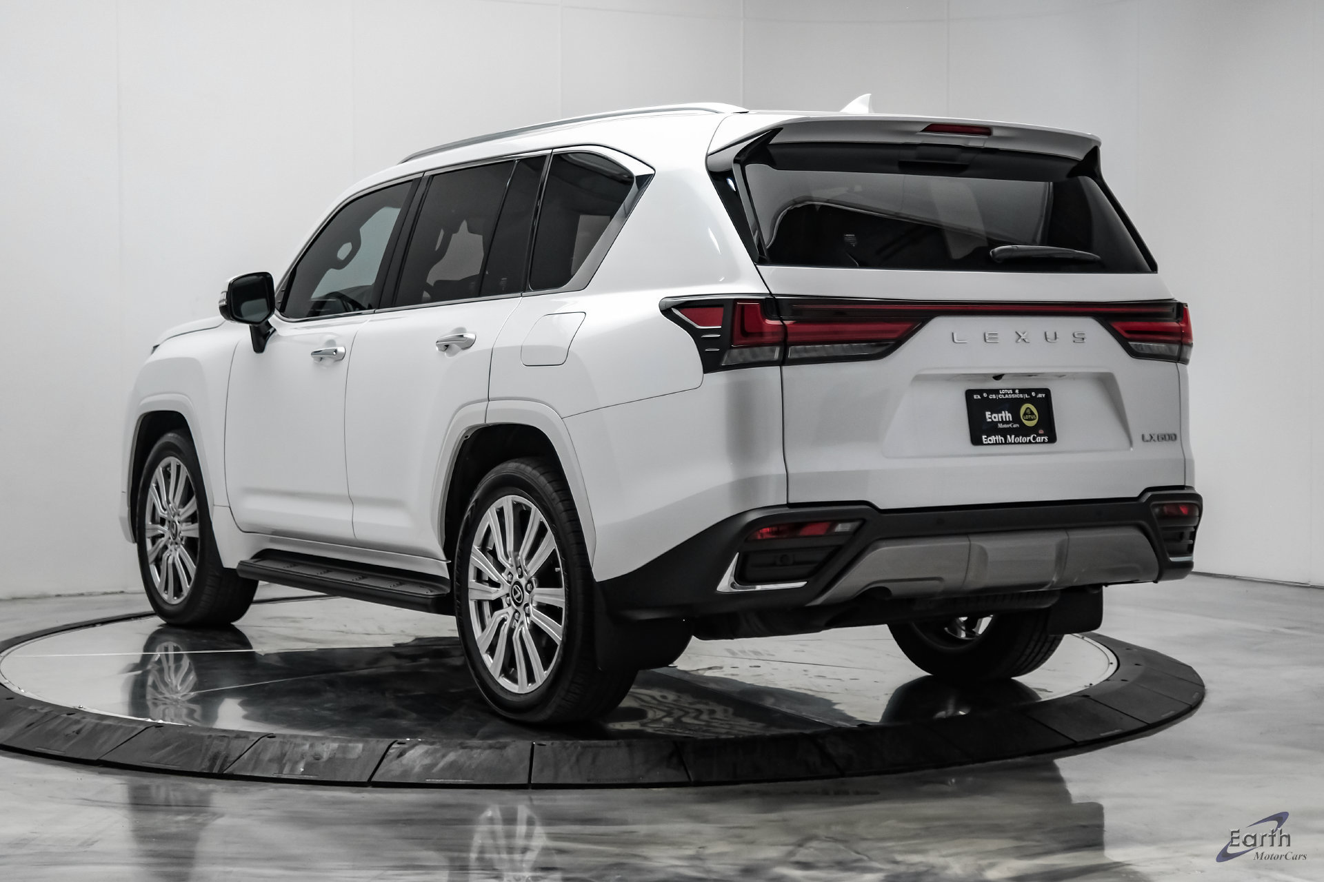 Used 2023 Lexus LX 600 4WD w/ Accessory Package (Z1) image 11