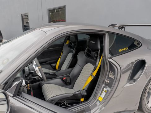 Used 2016 Porsche 911 GT3 RS RWD image 10