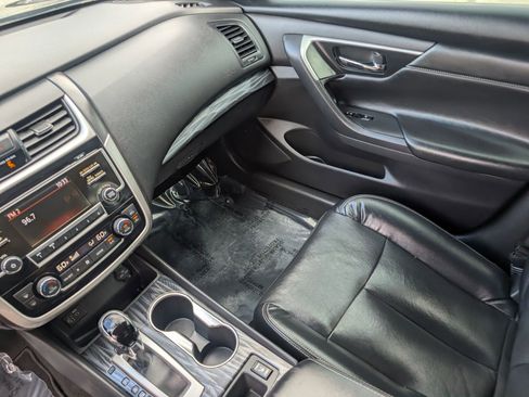 Used 2018 Nissan Altima 2.5 SL FWD image 25