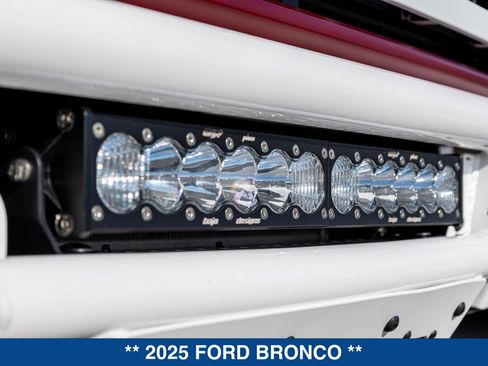 New 2025 Ford Bronco Heritage Edition AWD/4WD image 18
