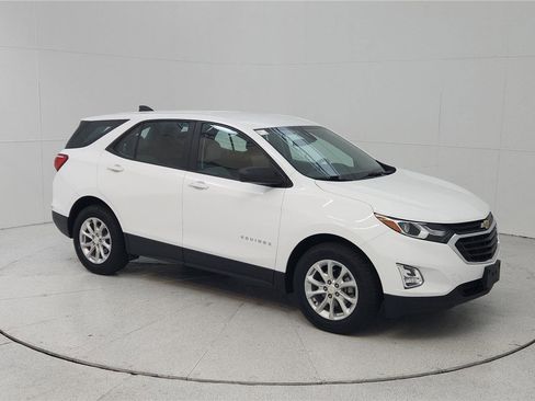 Used 2021 Chevrolet Equinox LS FWD image 1