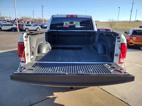 Used 2017 RAM 1500 ST w/ SXT Appearance Group image 9