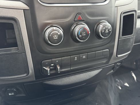 Used 2017 RAM 2500 Tradesman w/ Power & Remote Entry Group image 27