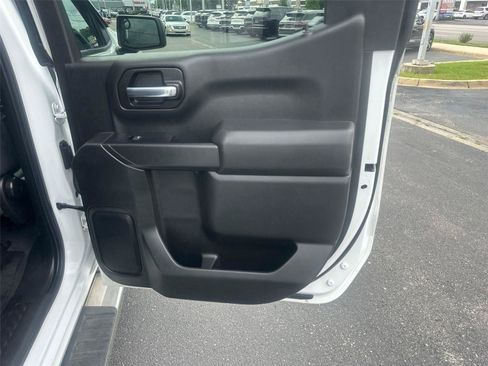 Used 2019 Chevrolet Silverado 1500 Custom w/ Custom Value Package AWD/4WD image 15