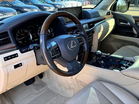 Used 2017 Lexus LX 570 4WD image 17