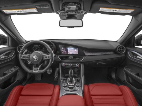 Used 2024 Alfa Romeo Giulia Ti AWD/4WD image 4