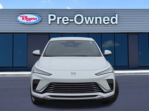 Used 2025 Buick Envista Preferred w/ Convenience II Package image 2