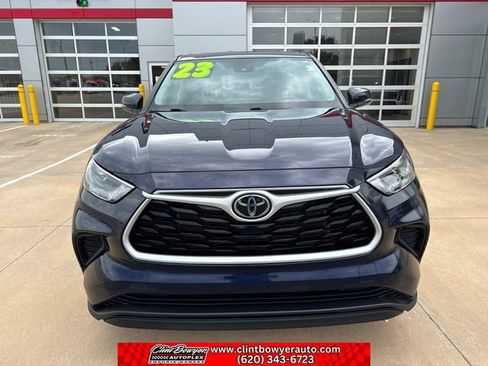 Used 2023 Toyota Highlander L FWD image 9