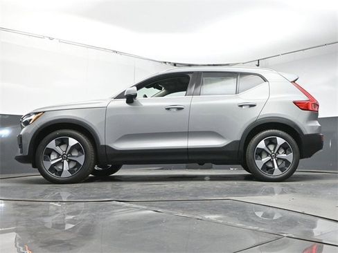 New 2025 Volvo XC40 B5 Core w/ Protection Package Premier image 34