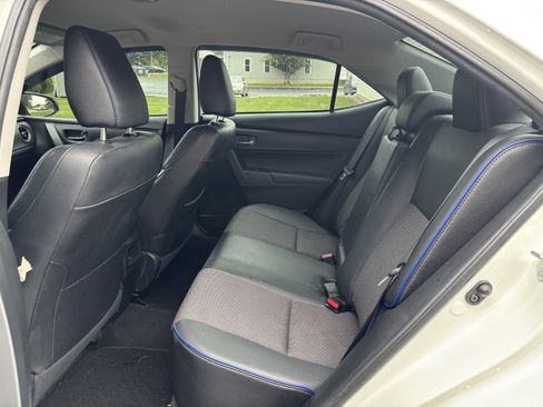 Used 2018 Toyota Corolla SE w/ Carpet Mat Package (TMS) FWD image 14