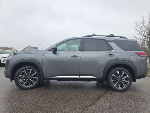 New 2026 Nissan Pathfinder Platinum image 12