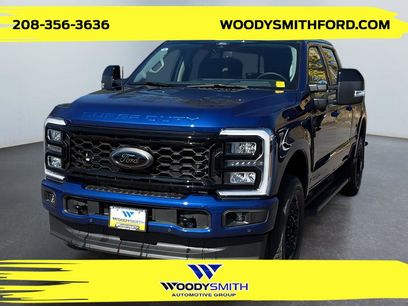 New 2026 Ford F350 Lariat w/ Black Appearance Package
