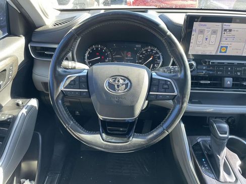 Used 2021 Toyota Highlander Platinum image 26