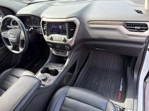 Used 2023 GMC Acadia Denali w/ Denali Ultimate Package FWD image 17