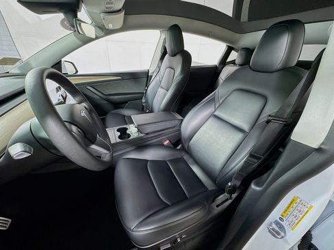 Used 2022 Tesla Model Y Performance image 13