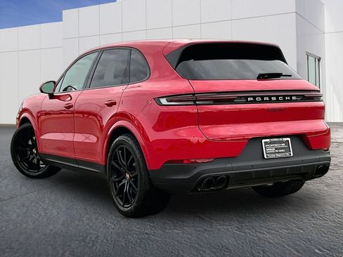 Used 2025 Porsche Cayenne AWD/4WD image 3