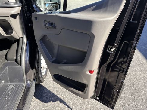 Used 2023 Ford Transit 250 XL image 11