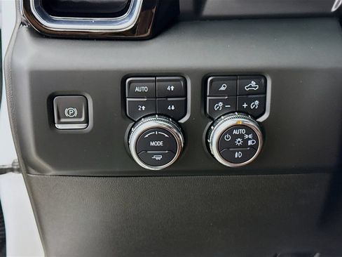 Used 2023 GMC Sierra 1500 Denali Ultimate AWD/4WD image 10