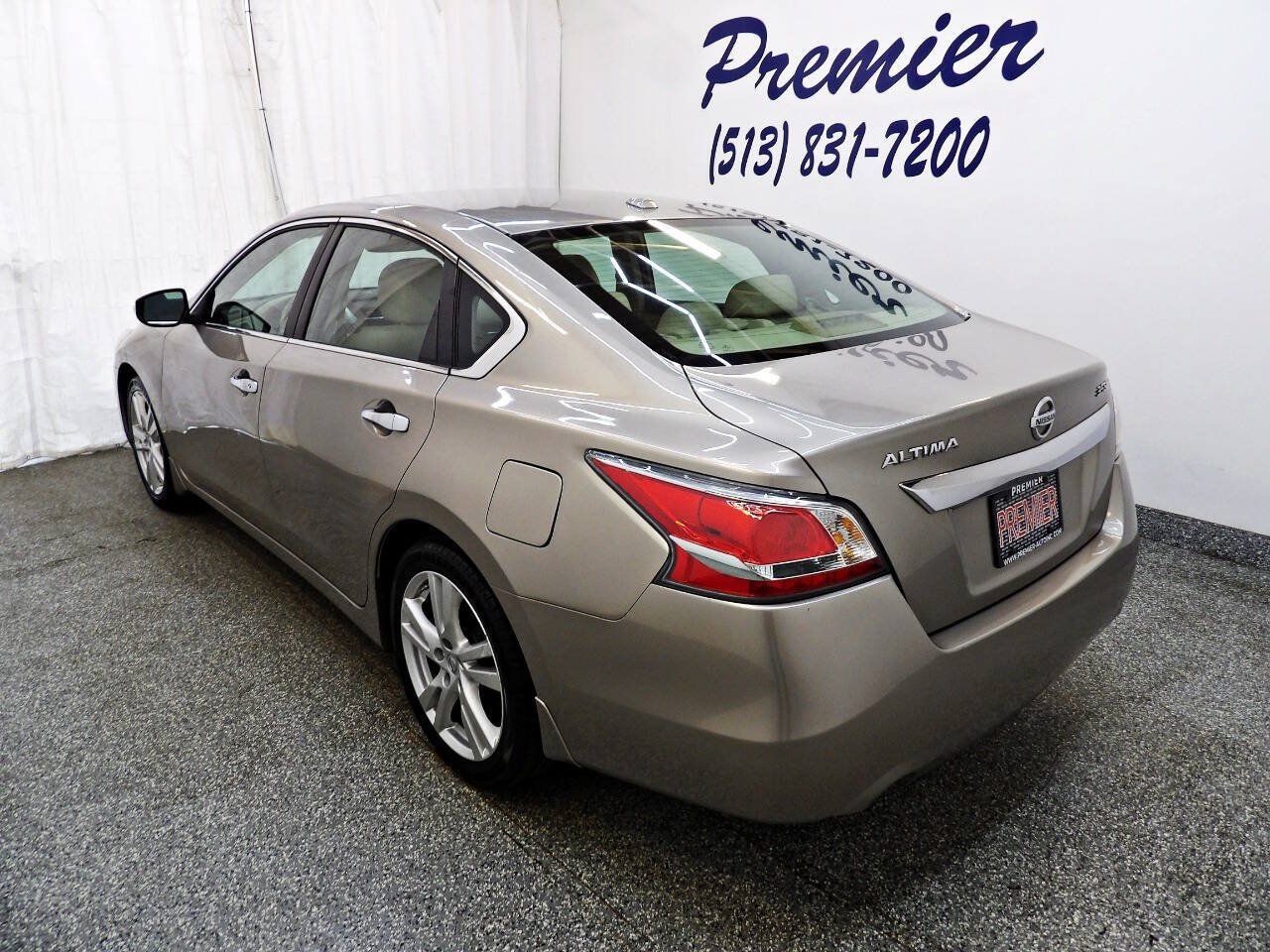 Used 2014 Nissan Altima 3.5 SL w/ Technology Package FWD image 4