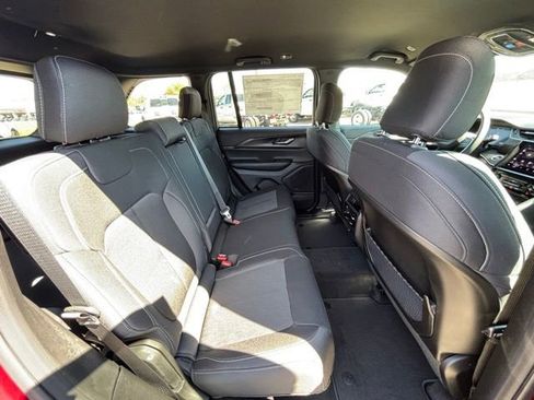 New 2026 Jeep Grand Cherokee Laredo AWD/4WD image 8