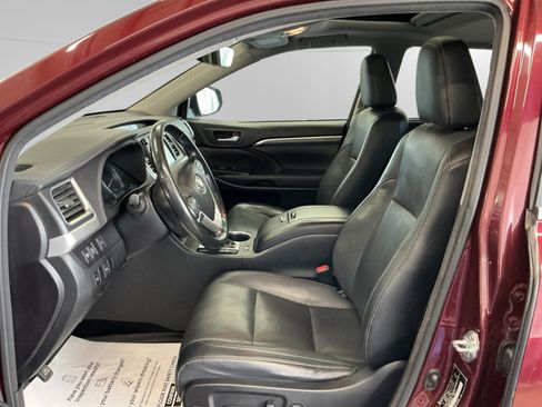 Used 2017 Toyota Highlander Limited AWD/4WD image 9