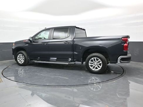 Used 2022 Chevrolet Silverado 1500 LT w/ Z71 Off-Road Package AWD/4WD image 4