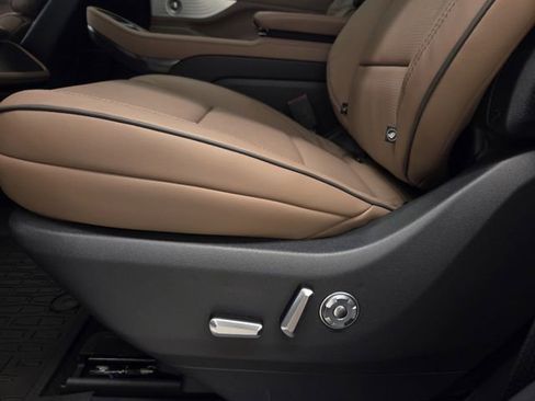 New 2026 Lincoln Navigator Black Label AWD/4WD image 19