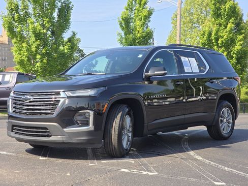 Used 2023 Chevrolet Traverse LT FWD image 22